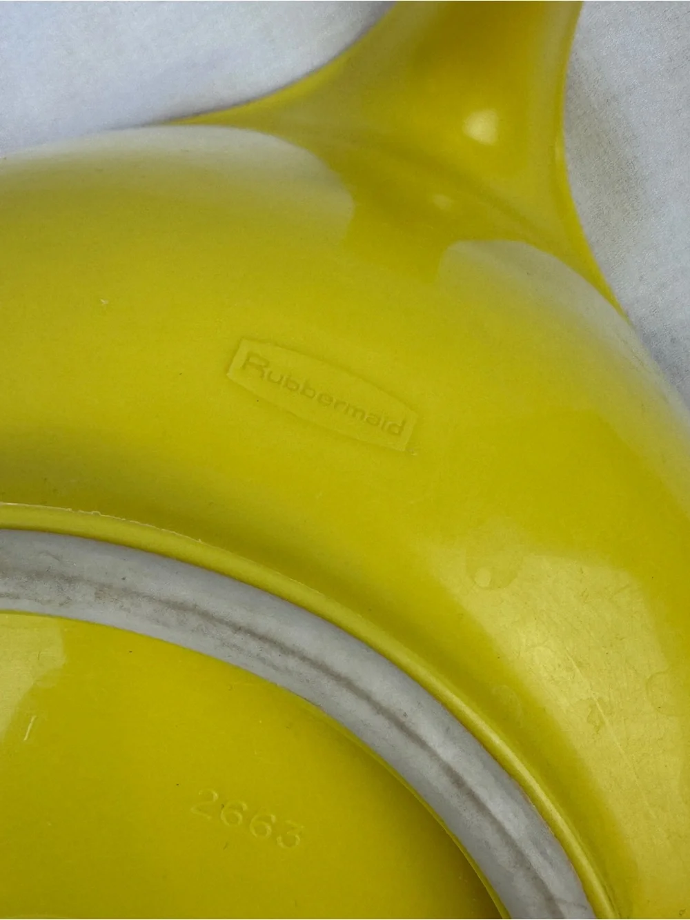 Vintage Rubbermaid 3 Quart 12 Cup yellow Grip N Mix Batter Bowl Measuring #2663